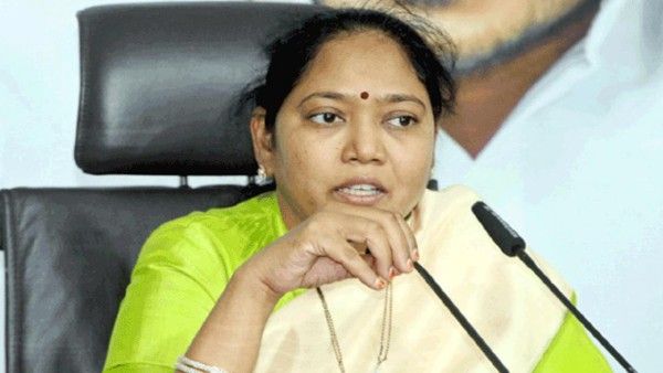 పార్టీ మార్పుపై మాజీ హోం మంత్రి సుచరిత కీలక వ్యాఖ్యలు..!!