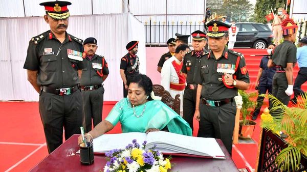 Republic day 2023: ఆర్ఆర్ఆర్ సినిమాకు వారిద్దరికీ పురస్కారాలు అందించిన గవర్నర్ తమిళిసై!!