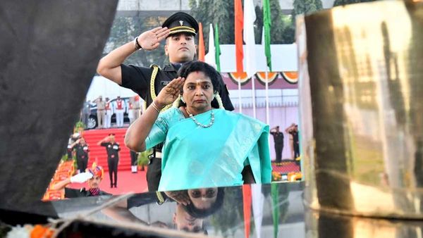 కొందరికి తాను నచ్చకపోయినా.. గణతంత్ర వేడుకల్లో గవర్నర్ తమిళి సై కీలక వ్యాఖ్యలు!!