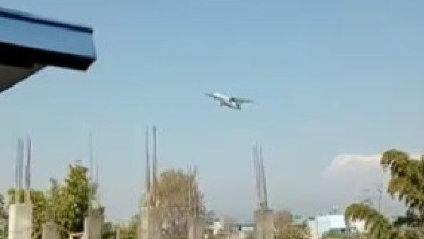 నేపాల్ విమాన ప్రమాదం: అదుపుతప్పి గాలిలో ఇలా.., వీడియోలు వైరల్