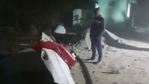 Flight Crash: ఆలయా శిఖరాన్ని ఢీకొట్టిన విమానం..