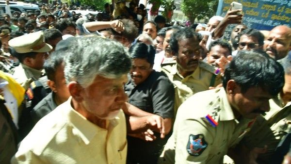 కస్టడీలో టీడీపీ కార్యకర్తలపై దాడి-రఘురామ తరహాలో-ఎవరినీ వదిలిపెట్టబోమన్న చంద్రబాబు..