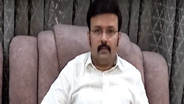 hot topic: సీఎం, హోమ్ మంత్రిని పరుగులు పెట్టించిన స్యాంట్రో రవి, నో బెయిల్ !