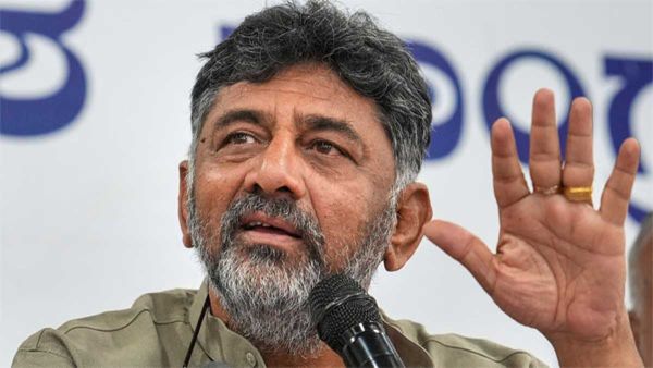 DKS: తాత్కాలికంగా ఊపిరి పీల్చుకున్న ట్రబుల్ షూటర్, నివేదిక ఇవ్వాలని సీబీఐకి హైకోర్టు ఆర్డర్, హమ్మయ్యా!