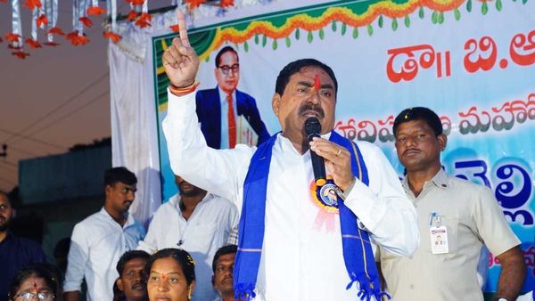 రేవంత్ రెడ్డి ఐరన్ లెగ్; ఐటెం సాంగ్ లా చూస్తారు: మంత్రి ఎర్రబెల్లి తిట్లదండకం!!