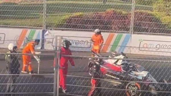 ఫార్ములా ఈ రేస్‌ ప్రాక్టీస్‌లో ప్రమాదం: దూసుకొచ్చిన సాధారణ వాహనాలు, తారల సందడి