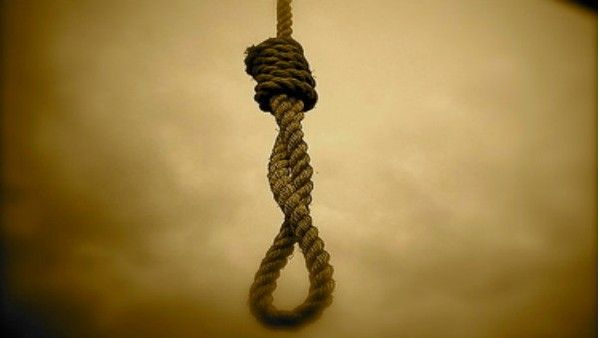 Student: యూనివర్శిటీ క్యాంపస్ హాస్టల్ లో నగ్నంగా ఫ్యాన్ కు వేలాడుతూ శవమైన స్టూడెంట్, ఏం జరిగింది ?