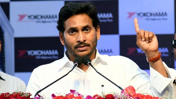 సీఎం జగన్ సంచలన నిర్ణయం : మంత్రివర్గ ప్రక్షాళన - అయిదుగురు మంత్రులు అవుట్..!?