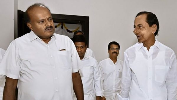 good news: మాజీ సీఎం ఫుల్ హ్యాపీ, అదే జరిగితే పక్క రాష్ట్రంలో కేసీఆర్ కు ?, దేవుడు వరం అందిస్తే !