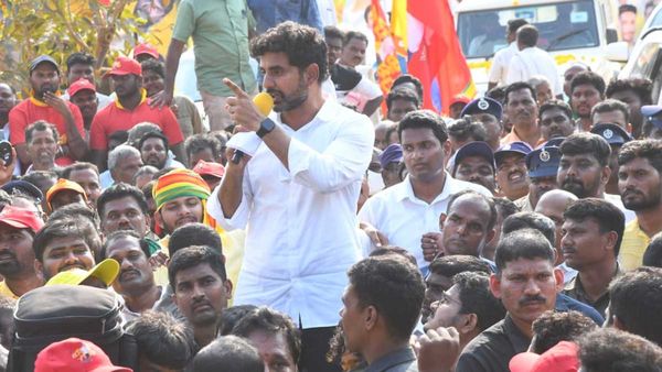 లోకేష్ పాదయాత్రలో ఉద్రిక్తత.. స్టూల్ పైనే నిరసన; లోకేష్ పై మరో క్రిమినల్ కేసు!!