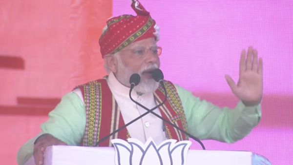 త్రిపురలో కాంగ్రెస్, లెఫ్ట్ పై మోడీ విసుర్లు-భయం, హింస నుంచి కాపాడింది బీజేపీయే..