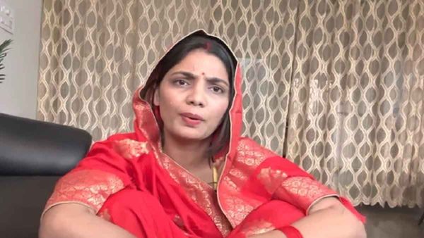 singer: ఫేమస్ సింగర్ కు నోటీసులు ఇచ్చిన పోలీసులు, నేను ఎవ్వరికీ భయపడను, ఏం చేస్తారు !