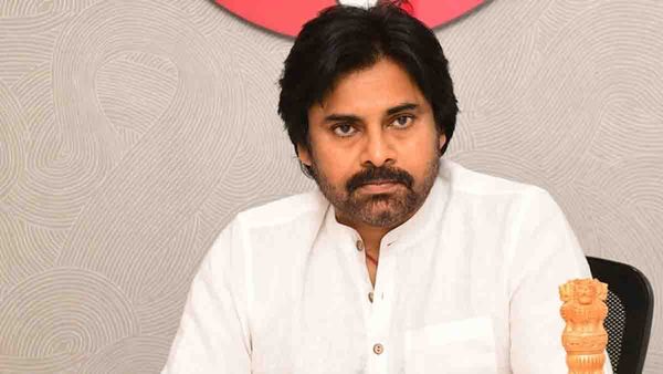 మెడికో ప్రీతి మృతి ఘటన: హృదయం ద్రవించిందన్న పవన్ కళ్యాణ్; విద్యార్థులకు క్లాస్!!