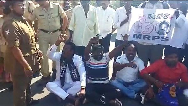 ఏపీలో ఎస్సీ వర్గీకరణ నిరసనలు హింసాత్మకం-పోలీసులపై ఎమ్మార్సీఎస్ రాళ్ల దాడులు?