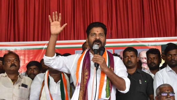 ప్రగతి భవన్ ను పేల్చేయ్యండి.. పాదయాత్రలో రేవంత్ రెడ్డి షాకింగ్ వ్యాఖ్యలు