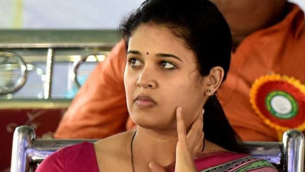 కర్ణాటక కేడర్ తెలుగు ఐఎఎస్ అధికారిణి రోహిణి సింధూరి సంచలన నిర్ణయం