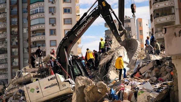 Turkey Earthquake:భూకంపం మిగిల్చిన విషాదం..హృదయ విదారక వీడియోలు..!