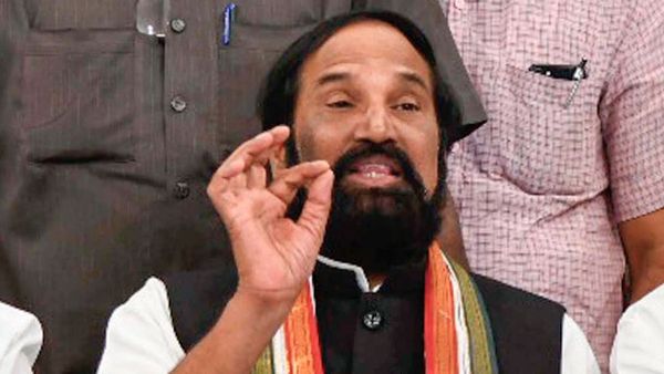 తెలంగాణ అసెంబ్లీ రద్దు, రాష్ట్రపతి పాలన?: రాజకీయ సన్యాసం అంటూ ఉత్తమ్ సంచలనం