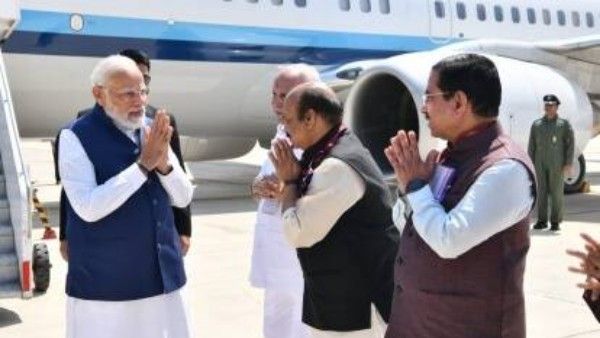 PM: విమానాశ్రయం ప్రారంభించిన ప్రధాని మోదీ, కార్యక్రమానికి వెళ్లి గుండెపోటుతో ?