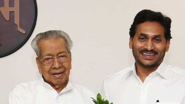 గవర్నర్ బిశ్వభూషణ్‌ బదిలీ వేళ..రాజ్‌భవన్‌కు జగన్ దంపతులు..!!