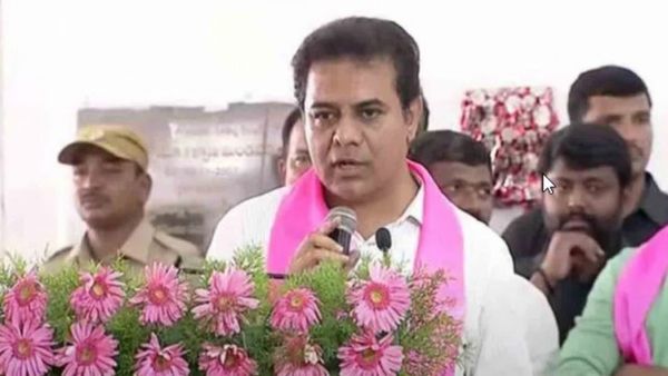 తెలంగాణకు కేంద్రం అవార్డులిస్తోంది కానీ.., నిధులు ఆపుతోంది: కేటీఆర్ ఫైర్