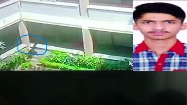 సడెన్ హార్ట్ఎటాక్: కాలేజీలోనే కుప్పకూలిన ఇంజినీరింగ్ విద్యార్థి (వీడియో)