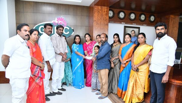 అంబర్‌పేట కుక్కల దాడిలో మృతి చెందిన బాలుడి కుటుంబానికి జీహెచ్ఎంసీ ఎక్స్‌గ్రేషియా