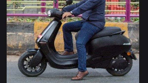 Bengaluru: ఫ్రెండ్స్ తో వన్ వేలో స్కూటర్ నడిపాడు, చివరికి ఏం జరిగింది ?, ట్రాఫిక్ లో !