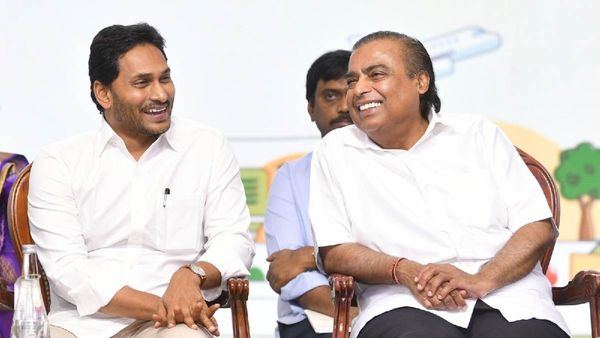 ఏపీకి ముఖేష్ అంబానీ గుడ్ న్యూస్ - సీఎం జగన్ పై ప్రశంసలు..!!