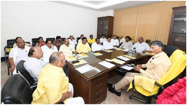 ఆ నలుగురు వైసీపీ ఎమ్మెల్యేలపై ఏం చేద్దాం ? టీడీపీ పొలిట్ బ్యూరో భేటీలో చర్చ ?