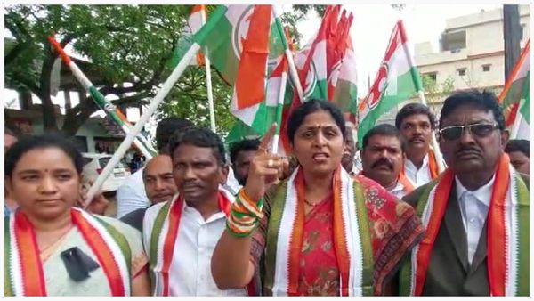 రాహుల్ అనర్హత వేటుపై భగ్గుమన్న ఏపీ కాంగ్రెస్-విజయవాడలో ఆందోళనలు..