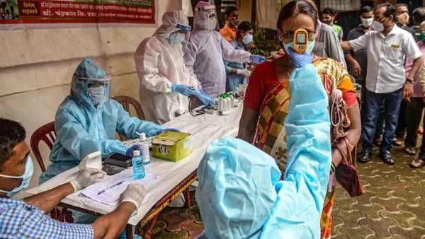 తెలంగాణాకు కరోనా భయం: ఈ మూడు జిల్లాల్లో పెరుగుతున్న కేసులు; బీ అలెర్ట్!!