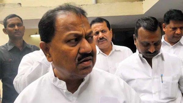 కాంగ్రెస్ లోకి డీఎస్ రీఎంట్రీ - భారీ ట్విస్ట్..!!