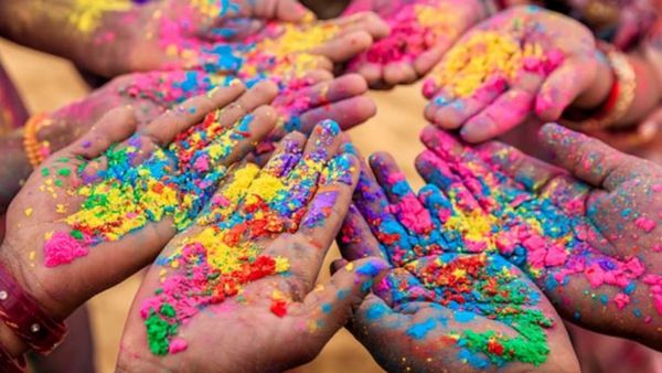 vastu tips: హోలీ ఆడుతున్నారా? హోలీనాడు ఈ వస్తువులు అస్సలు దానం చెయ్యొద్దు; దురదృష్టం!!