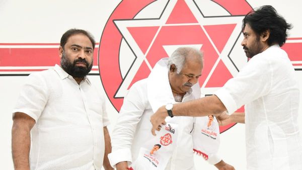 జనసేనకు బిగ్ బూస్ట్: ఇద్దరు మాజీ ఎమ్మెల్యేలతో బోణీ