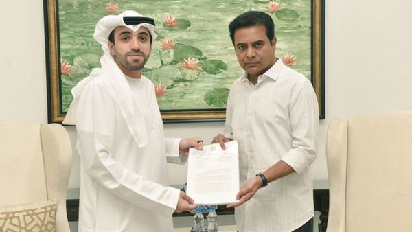 యూఏఈ జైళ్లలోని తెలంగాణ ఖైదీలను విడుదల చేయండి: రాయబారికి కేటీఆర్ విజ్ఞప్తి