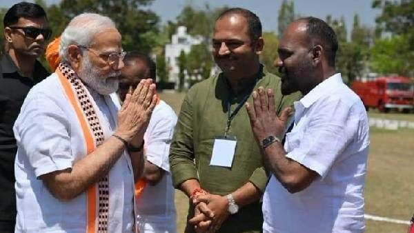 PM: రౌడీషీటర్ కు నమస్కారం చేసి ప్రధాని పదవిని అవమానించిన మోదీ, ఓరి మల్లిగా ఎంతపని జరిగిందిరా ?