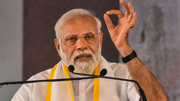 తెలంగాణాకు కేంద్రం ఊతం: మెగా టెక్స్‌టైల్ పార్క్ ప్రకటించిన ప్రధాని మోడీ