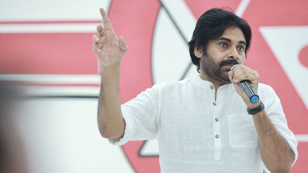 వైసీపీలో కాపులకు హింట్ ఇచ్చిన పవన్ కళ్యాణ్ ? రేపు బందరులో ఫుల్ క్లారిటీ !