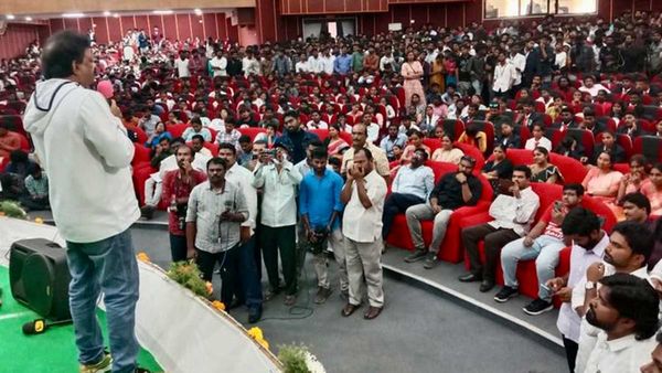 RGV:రామ్ గోపాల్ వర్మ వ్యాఖ్యలపై భగ్గుమన్న విద్యార్థి సంఘాలు