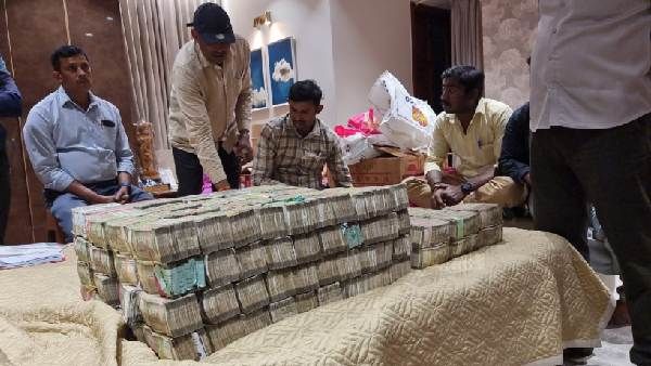 MLA: ఎమ్మెల్యే కొడుకు ప్రభుత్వ ఉద్యోగి, లంచం, ఇంట్లో రూ. 6 కోట్లు సీజ్, కొంచెం తక్కువ అయ్యింది పుష్పా !