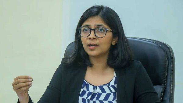 తండ్రి చేతుల్లో అలా నలిగిపోయా.. ఢిల్లీ మహిళా కమిషన్ ఛీఫ్ స్వాతీ మలివాల్ సంచలనం..