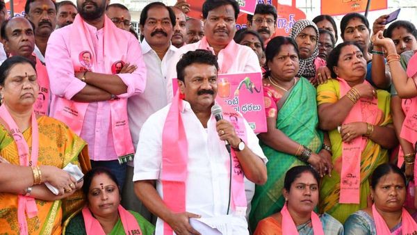 కొమురవెల్లి మల్లన్న స్వరూపమే కేసీఆర్, దేవుడు మన మధ్యనే ఉన్నాడన్న మంత్రి తలసాని!!