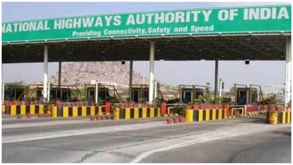 ఏప్రిల్ 1 నుండి కొత్త టోల్ బాదుడు; టోల్ ఛార్జీలు ఎంతగా పెరుగుతాయంటే!!