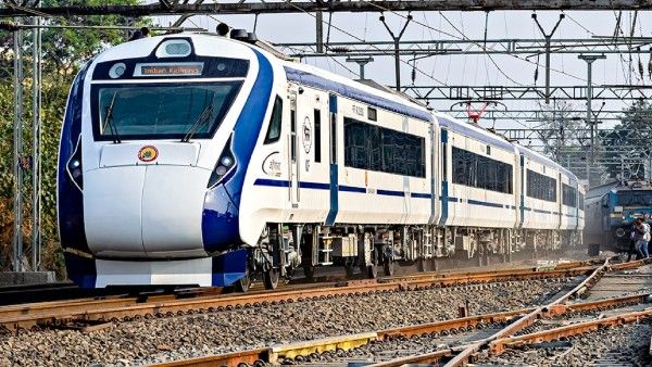 మరో `వందే భారత్` రైలును ప్రకటించిన కేంద్రం- ఈ రద్దీ రూట్‌లో..!!