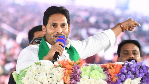ఆ నిర్ణయమే జగన్ రాజకీయ భవిష్యత్ కు కీలక మలుపు..!!