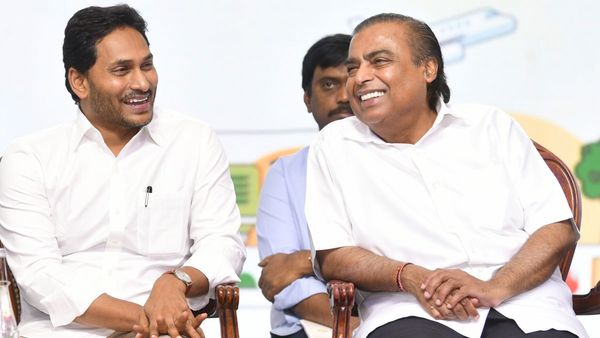సీఎం జగన్ - అంబానీ స్పెషల్ ఎట్రాక్షన్: జాతీయ స్థాయిలో చర్చ..!!