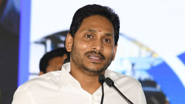 మహిళల ఖాతాల్లో రూ 2.25 లక్షల కోట్లు - సీఎం జగన్ కీలక వ్యాఖ్యలు..!!