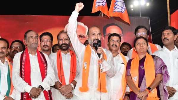 ఇది కచరా పాలనా నమూనా; పాకిస్తాన్, శ్రీలంక మాదిరిగా తెలంగాణా: బండి సంజయ్!!