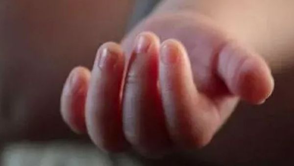 Hyderabad: జూబ్లీహిల్స్‌లో విషాదం.. గోడ కూలి 8 నెలల చిన్నారి మృతి..